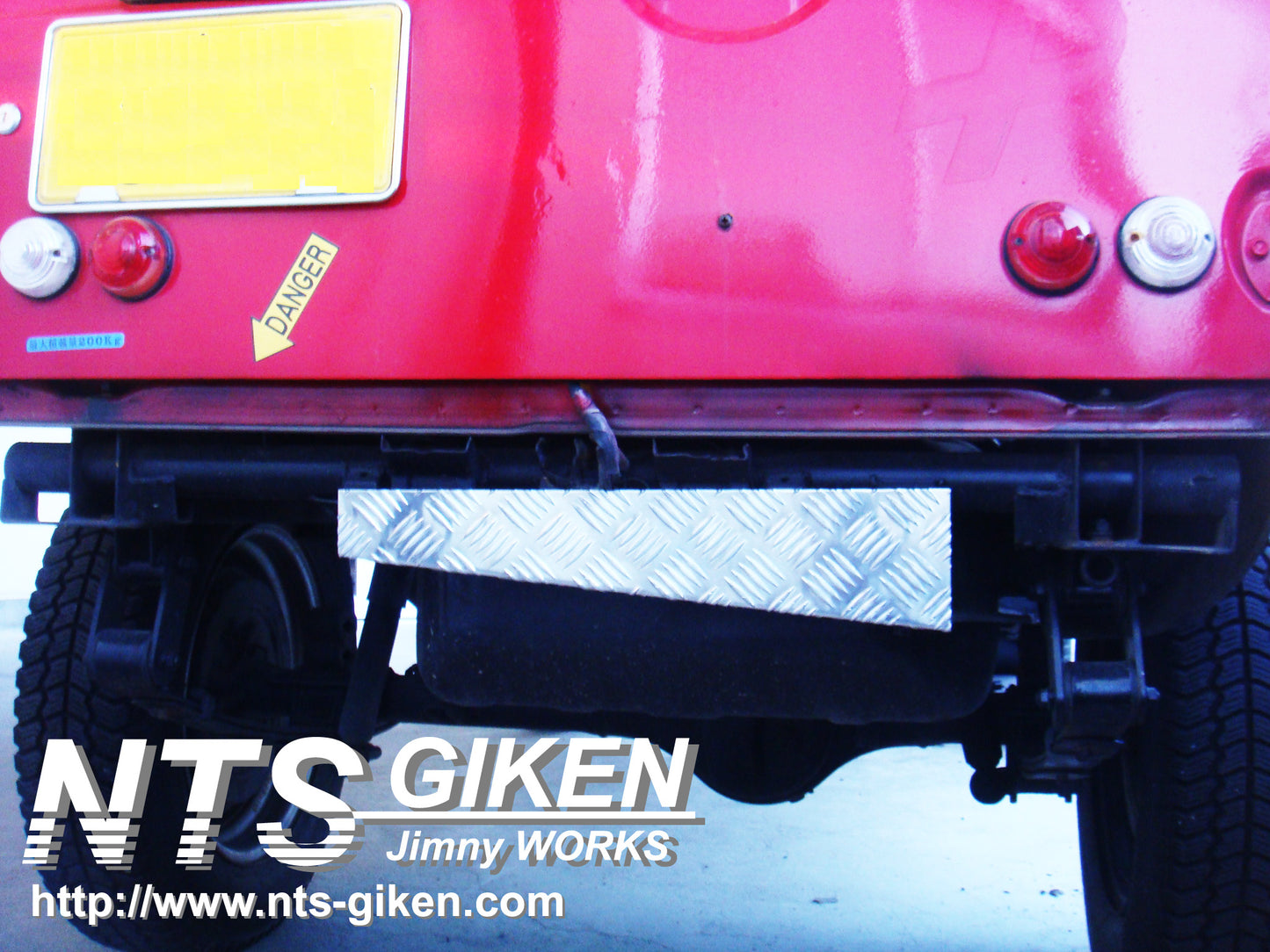 ジムニー用アルミ縞板製リア・ボロ隠しパネル(スリット無し)適用車種:SJ30JA71JA11JA12 JA22JA31等