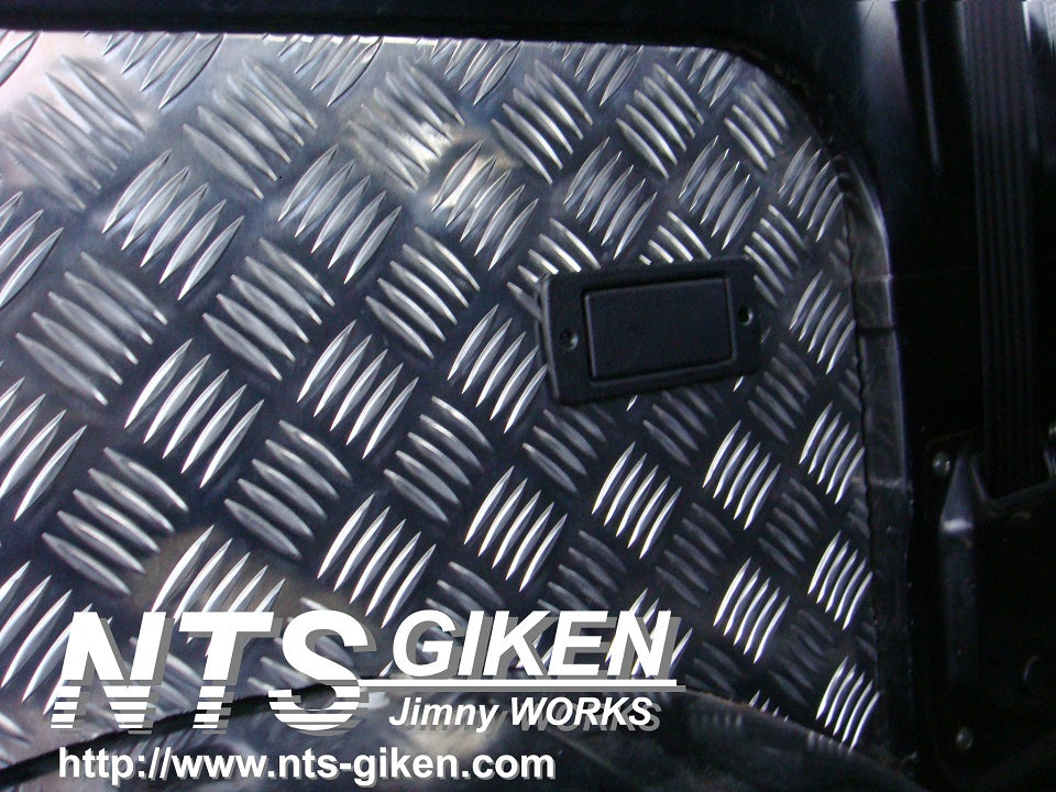 ジムニー【バン】用アルミ縞板製リアインナーパネル◆適用車種:SJ30,SJ40,JA71,JA,51, JA11,JB31,JA12,JA22
