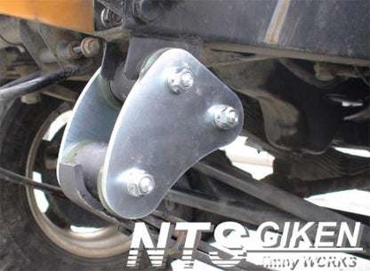 ジムニー用セミロング・デルタシャックル(フロント用)1個 適用車種:SJ10(2型以降),SJ30,SJ40,JA71,JA,51,JA11,JB31