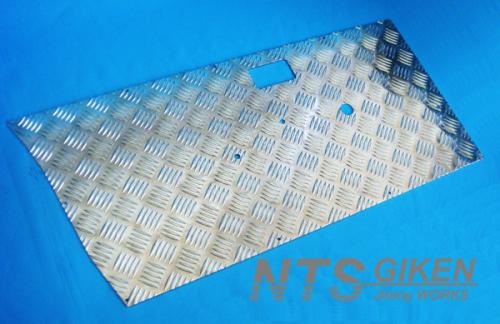 ジムニー用アルミ縞板製ドアーインナーパネル◆ドア内張り◆ドアインナーパネル 適用車種:SJ30,JA11,JB31,JA12,JA22