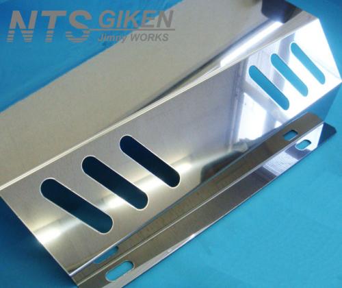 ジムニー用ステンレス製タンクガード(ダブルスリットタイプ)適用車種:SJ30SJ40JA71JA51JA11 JB31JA12JA22JB32