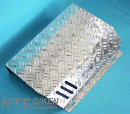 ジムニー用アルミ縞板製タンクガード(シングルスリットタイプ)適用車種:SJ30SJ40JA71JA51JA11 JB31JA12JA22JB32