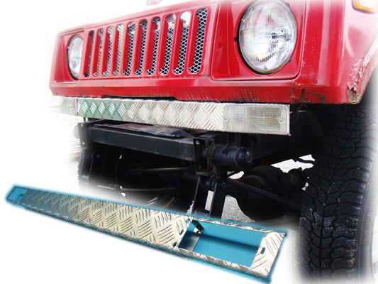 ジムニー用アルミ縞板製フロントエプロン(穴無しタイプ)適用車種:SJ30,SJ40,JA71,JA51,JA11,JB31