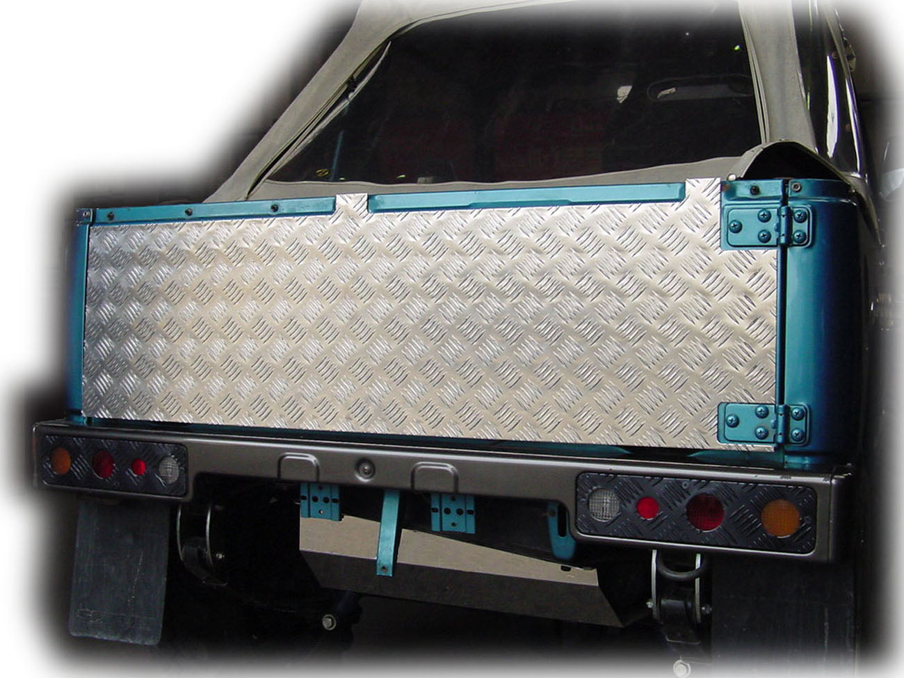 ジムニー【幌車用】アルミ縞板製リアゲートアウターパネル【特大サイズ】 適用車種:JA71JA11JA12等の幌車用